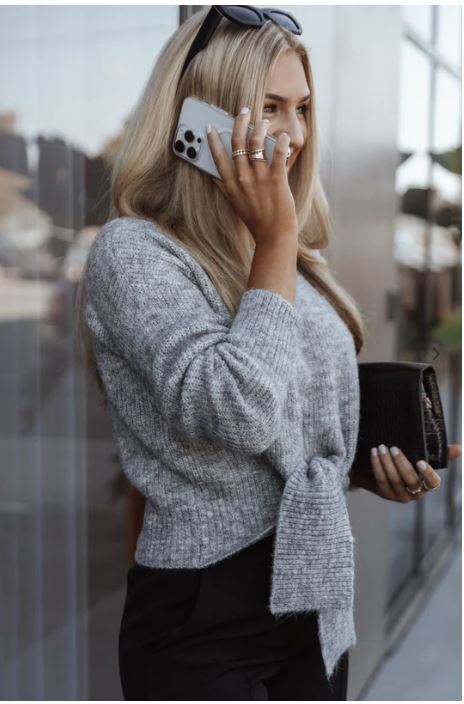 CAPTIVATE KNIT SWEATER - GREY